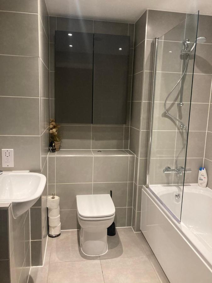 Canal View 1 Bed Apartment In Zone 1 London Exterior photo